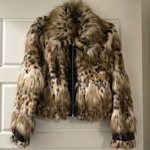 MAJORELLE Kaelyn Coat in Snow Leopard